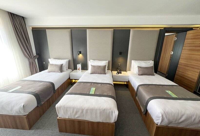 Отель Sera Lake Center