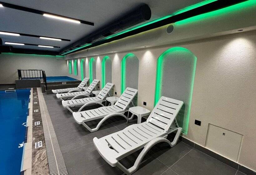 Отель Sera Lake Center