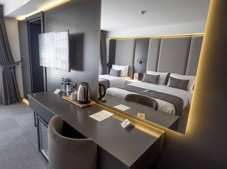 Отель Sera Lake Center