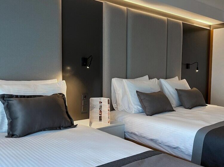 Отель Sera Lake Center