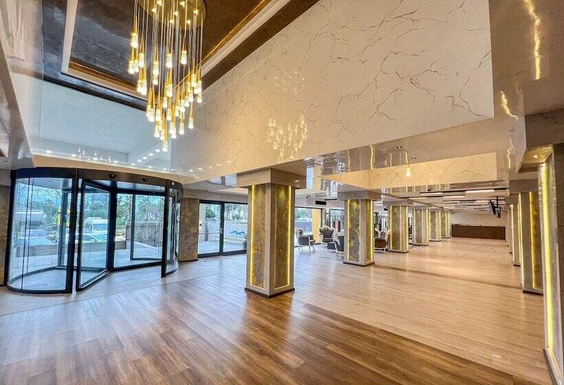 Отель Sera Lake Center