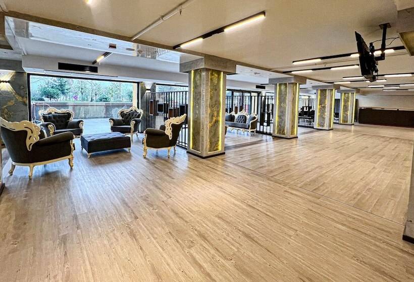 Отель Sera Lake Center