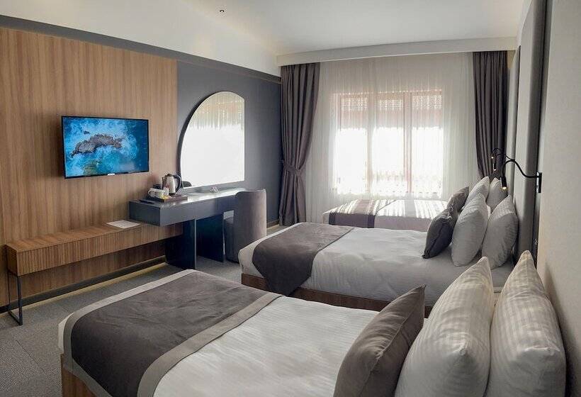 Отель Sera Lake Center