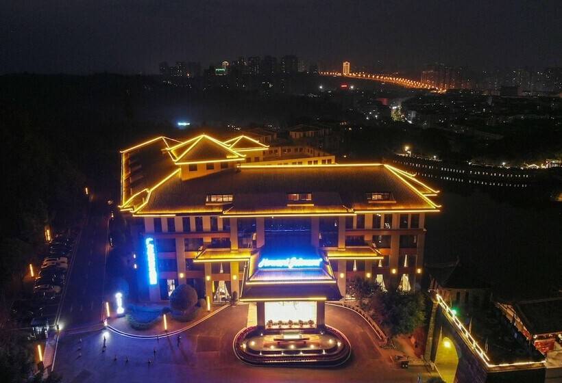 Howard Johnson By Wyndham Yilin Hotel Guangan