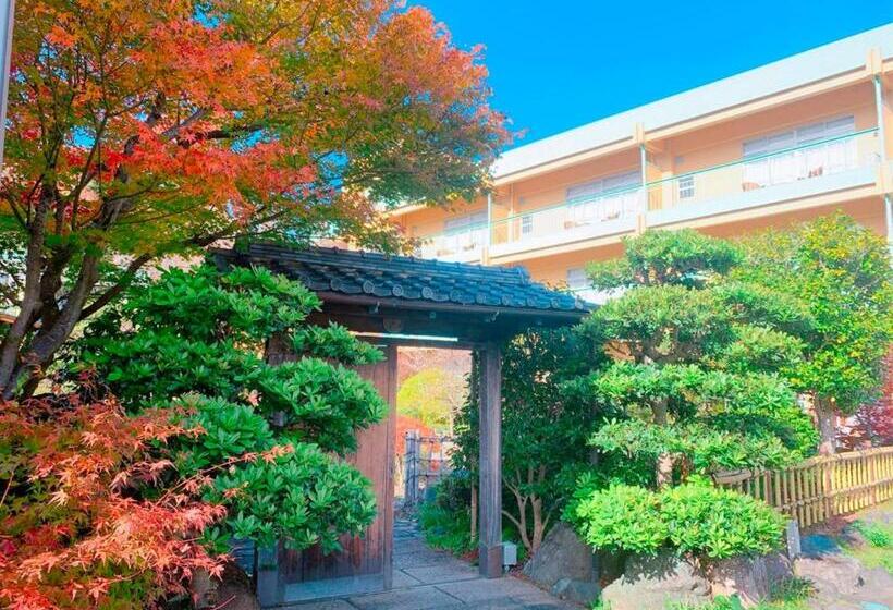 료칸 Koubounoyu Honten