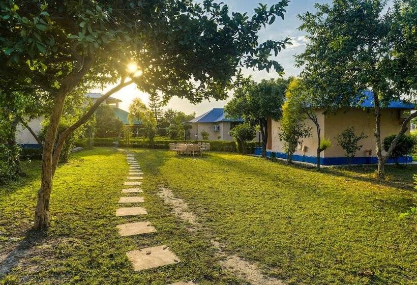 בית מלון כפרי Tusk And Roar Corbett Resort