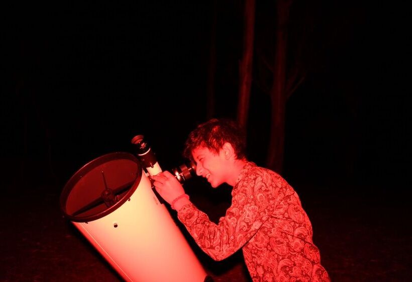 בית מלון כפרי Tusk And Roar Corbett Resort