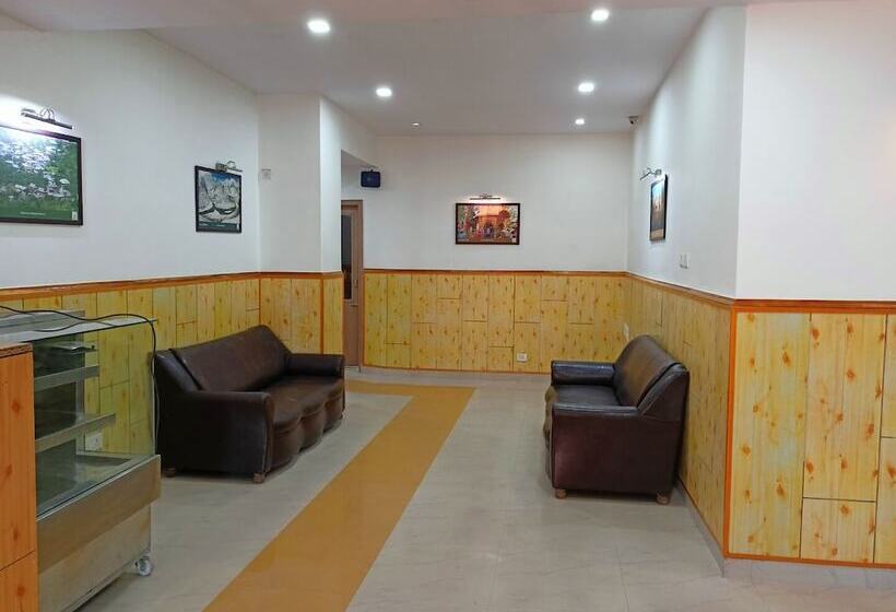 فندق The Grand Madhushala Shimla