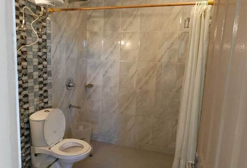 فندق The Grand Madhushala Shimla