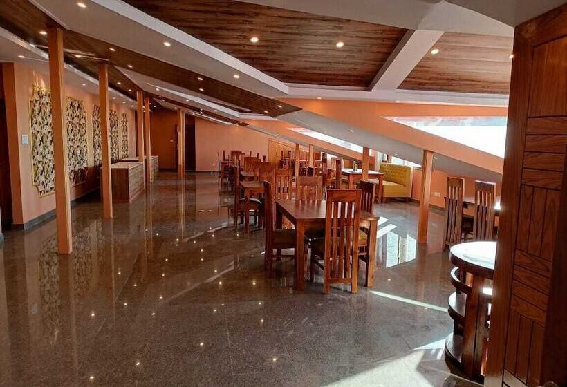 فندق The Grand Madhushala Shimla