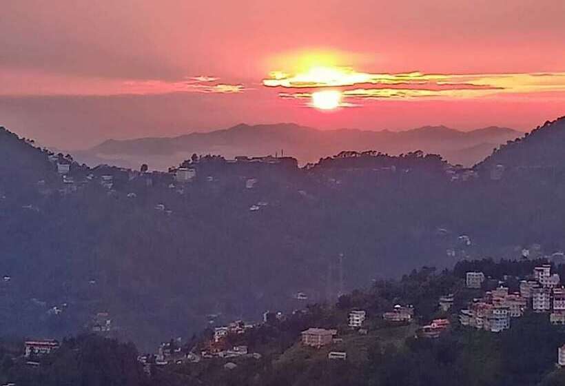 فندق The Grand Madhushala Shimla