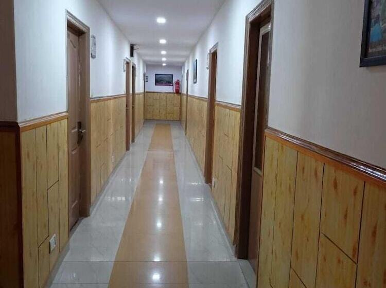 فندق The Grand Madhushala Shimla