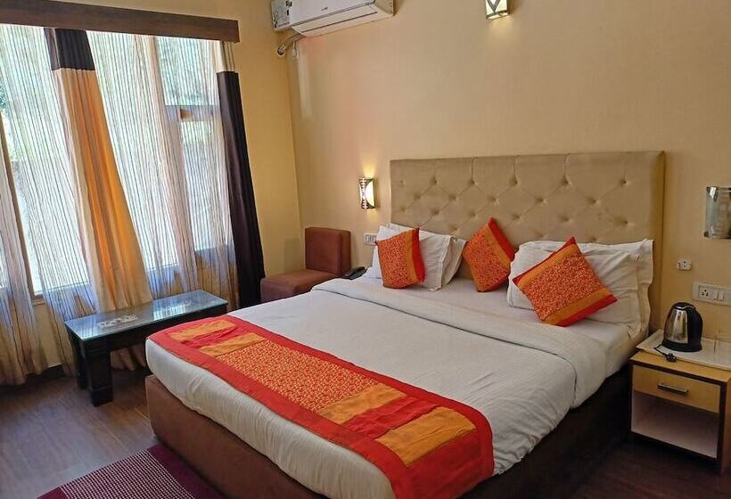 فندق The Grand Madhushala Shimla