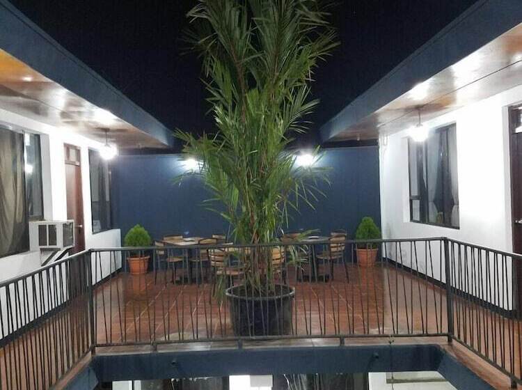 호스텔 El Portal 1610