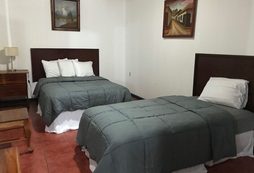 호스텔 El Portal 1610