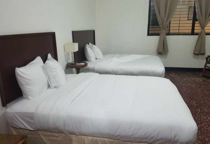 호스텔 El Portal 1610