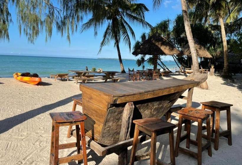فندق صغير Mikadi Beach Camp & Backpackers