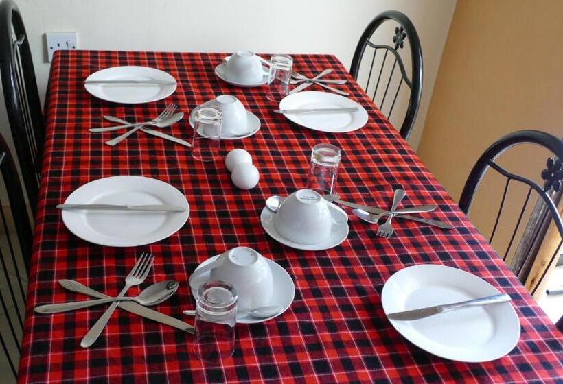 هاستل Runako Lodge