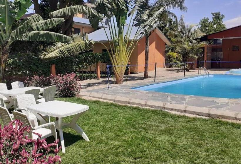 هاستل Runako Lodge