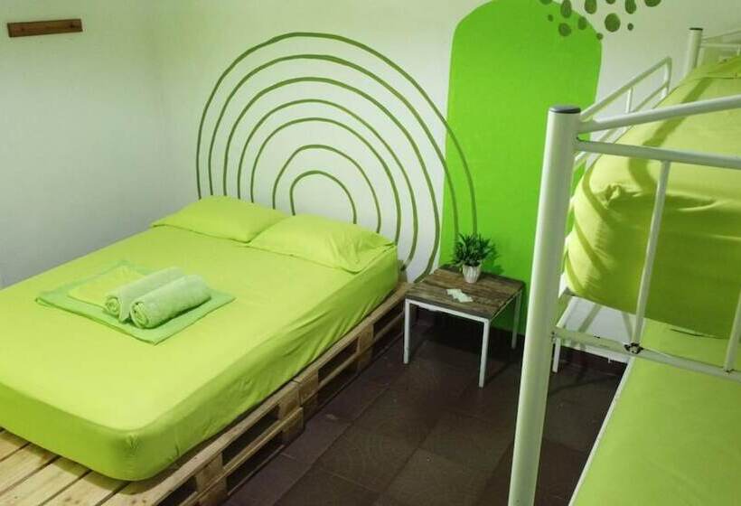 Bed and Breakfast Acuarela Hostal