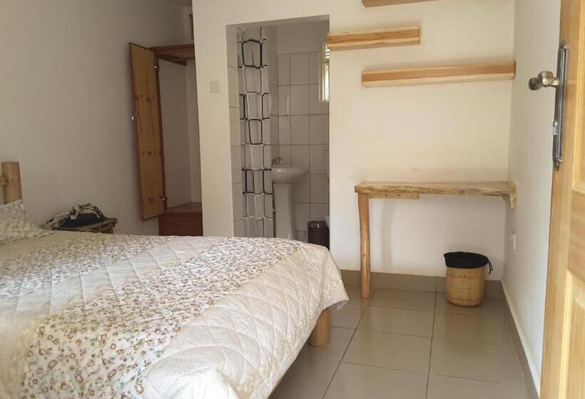 تختخواب و صبحانه Brownstone Country Home