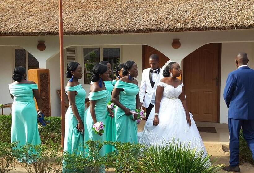 تختخواب و صبحانه Brownstone Country Home