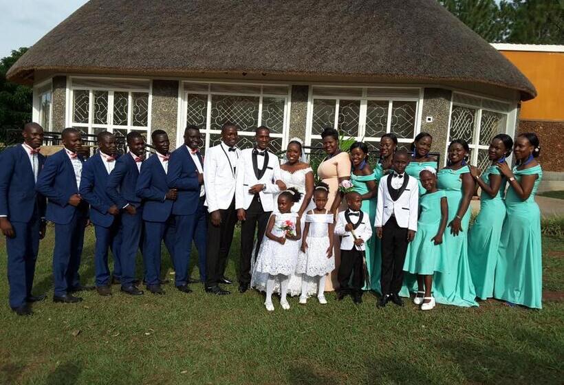 تختخواب و صبحانه Brownstone Country Home