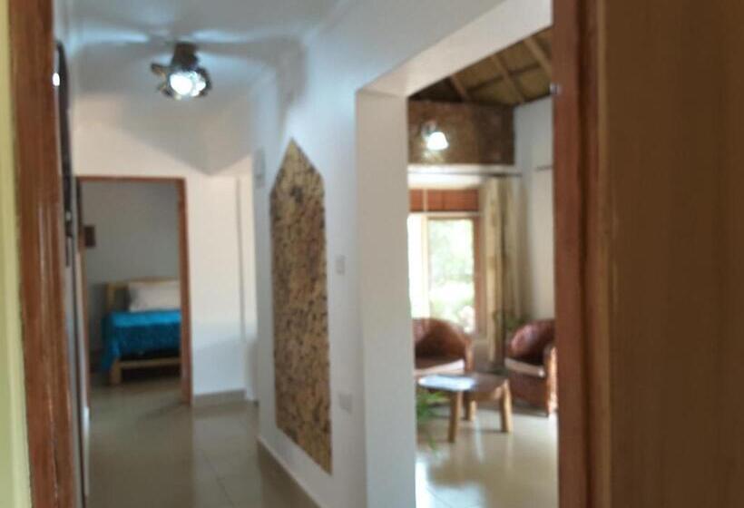 تختخواب و صبحانه Brownstone Country Home