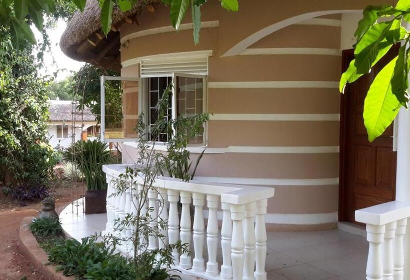 تختخواب و صبحانه Brownstone Country Home