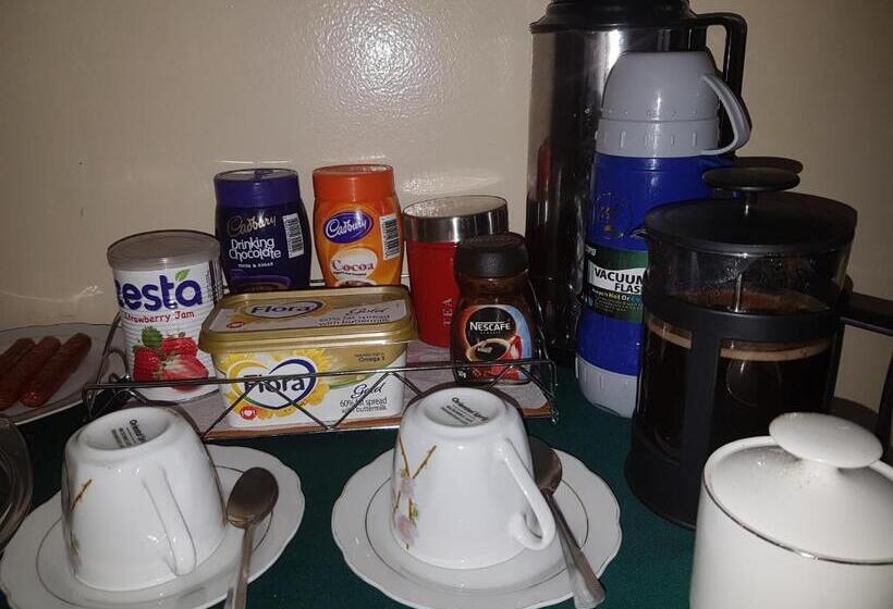 تختخواب و صبحانه Brownstone Country Home