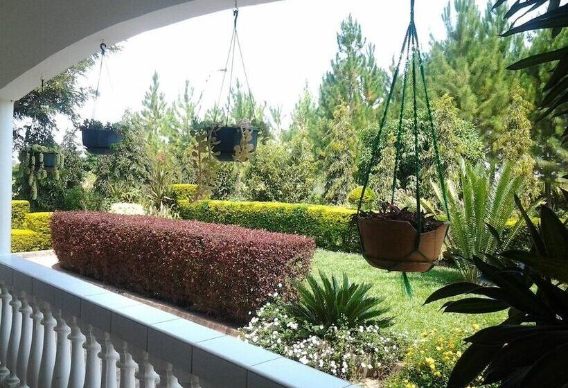 تختخواب و صبحانه Brownstone Country Home