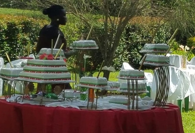 تختخواب و صبحانه Brownstone Country Home