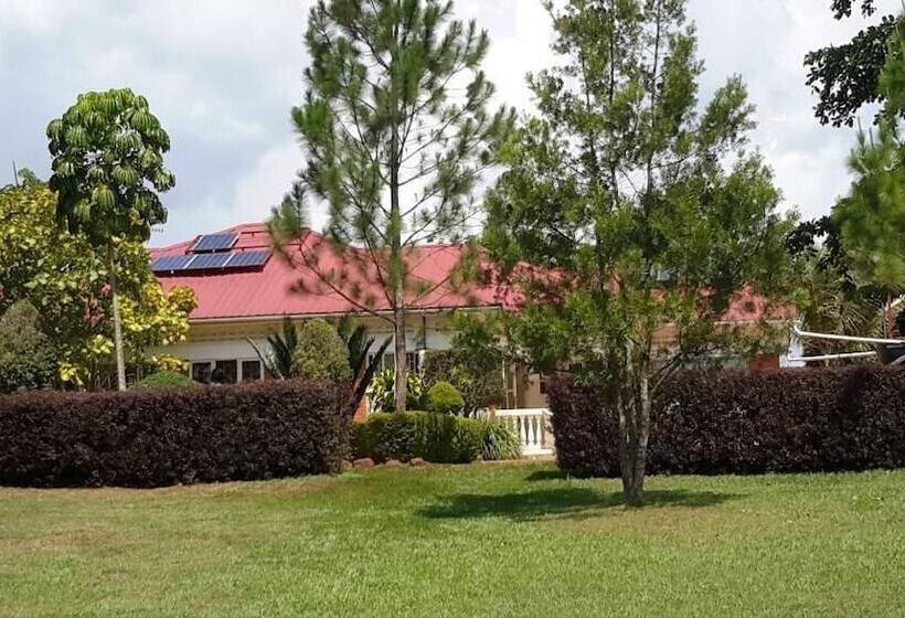 تختخواب و صبحانه Brownstone Country Home