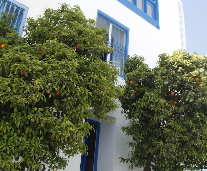 تختخواب و صبحانه La Chambre Verte