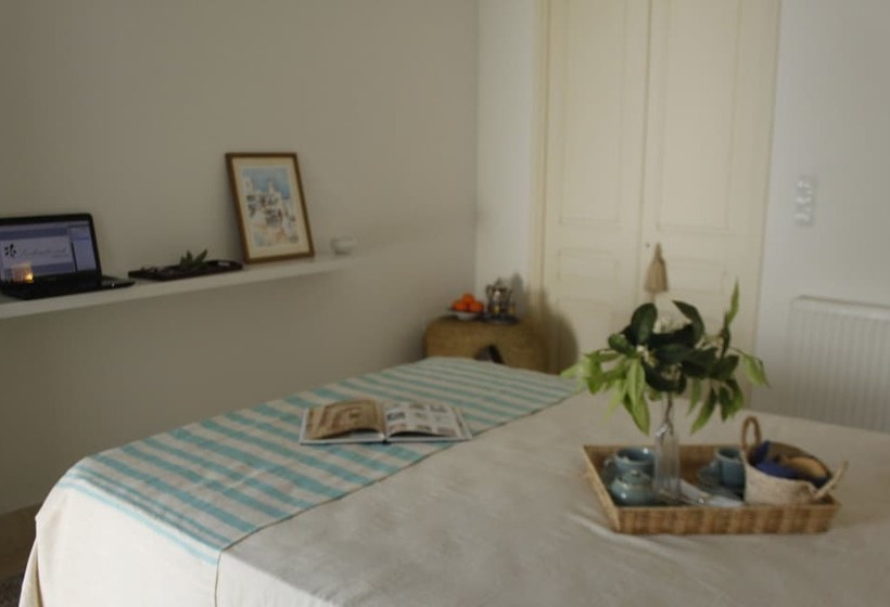 تختخواب و صبحانه La Chambre Verte