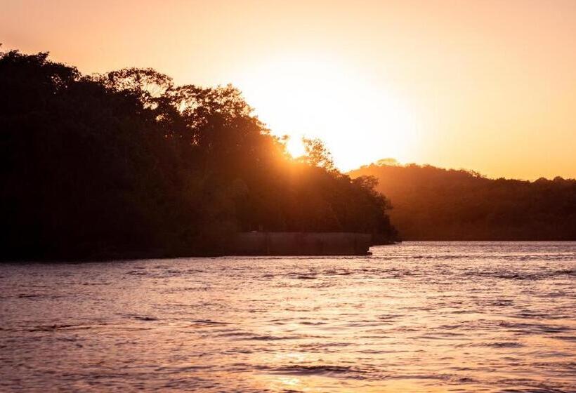 مبيت وإفطار Seagull Cove Resort