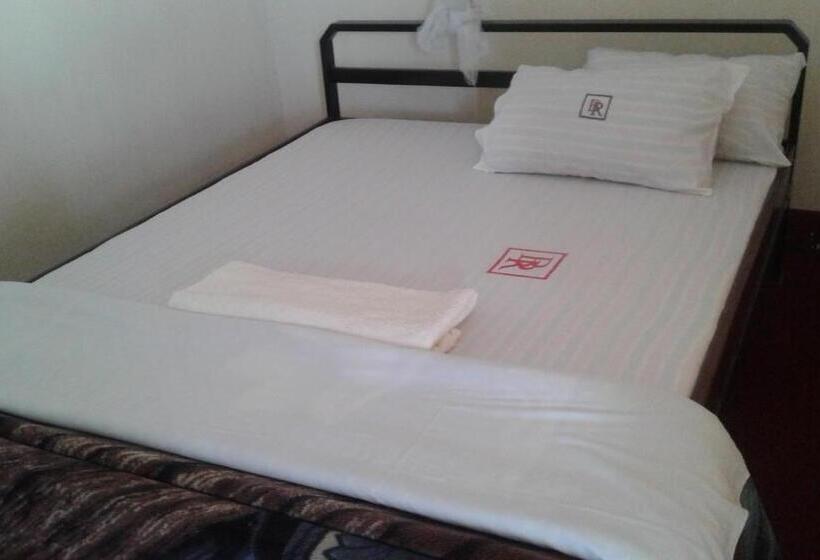 Brisk Hotel Triangle