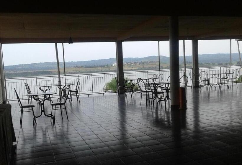 Brisk Hotel Triangle