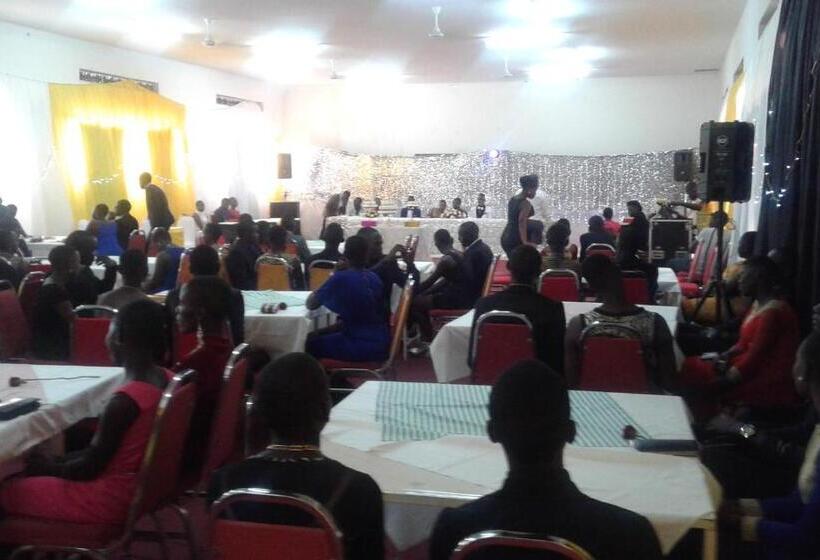 Brisk Hotel Triangle