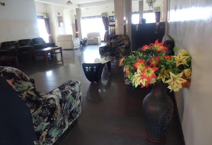 Brisk Hotel Triangle