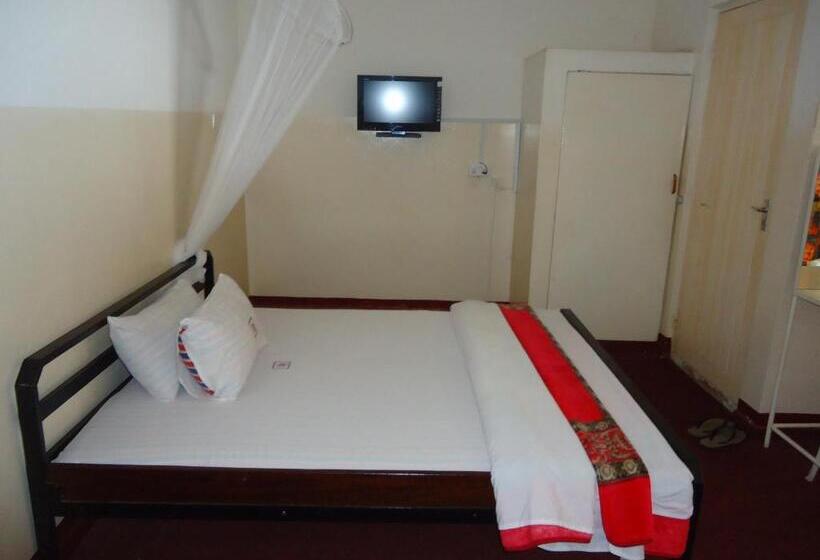 Brisk Hotel Triangle