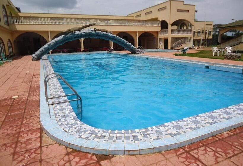 Brisk Hotel Triangle