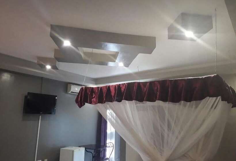 Brisk Hotel Triangle