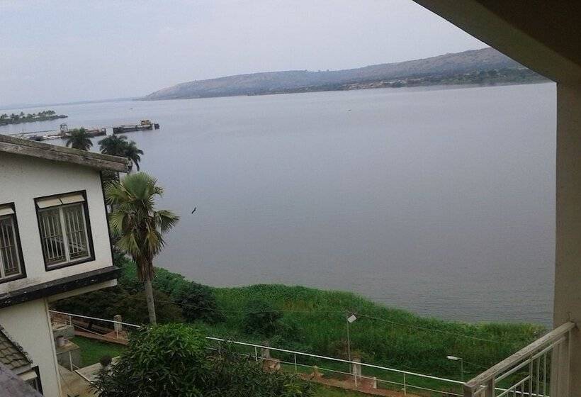 Brisk Hotel Triangle