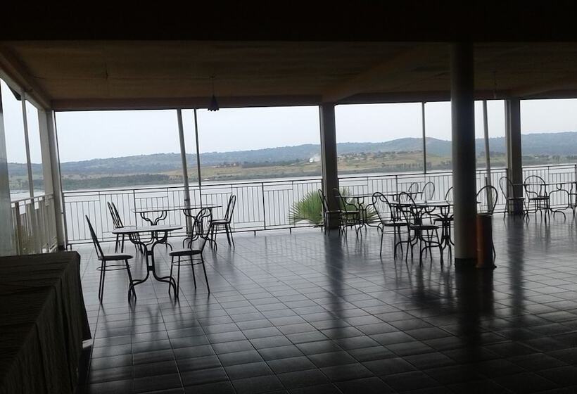 Brisk Hotel Triangle