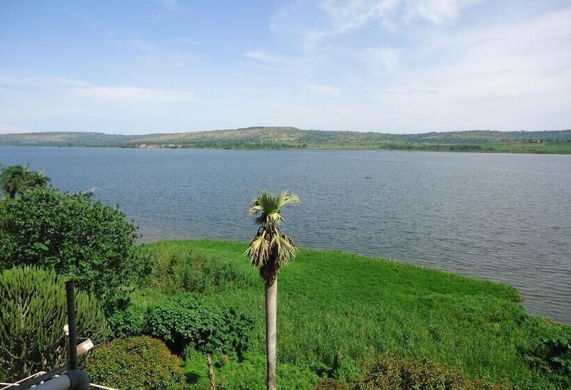 Brisk Hotel Triangle