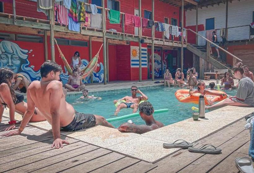 Compay Hostel La Pedrera