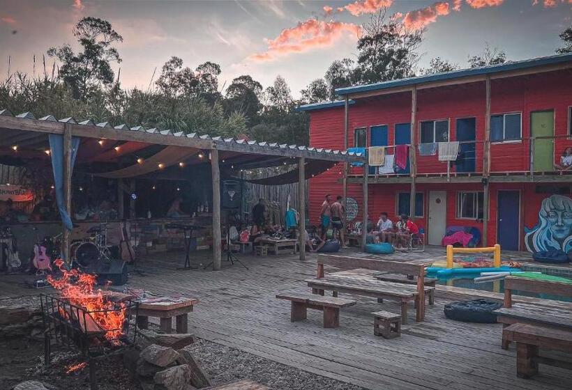 Compay Hostel La Pedrera