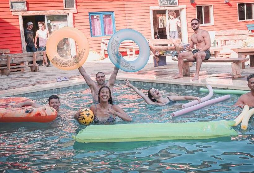 Compay Hostel La Pedrera