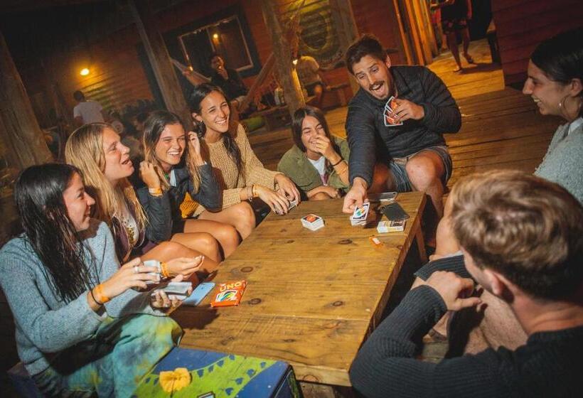 Compay Hostel La Pedrera